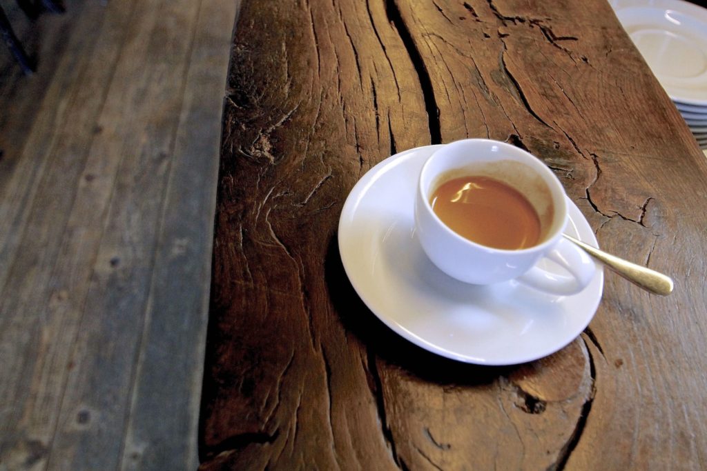 Un bon café espresso lomi